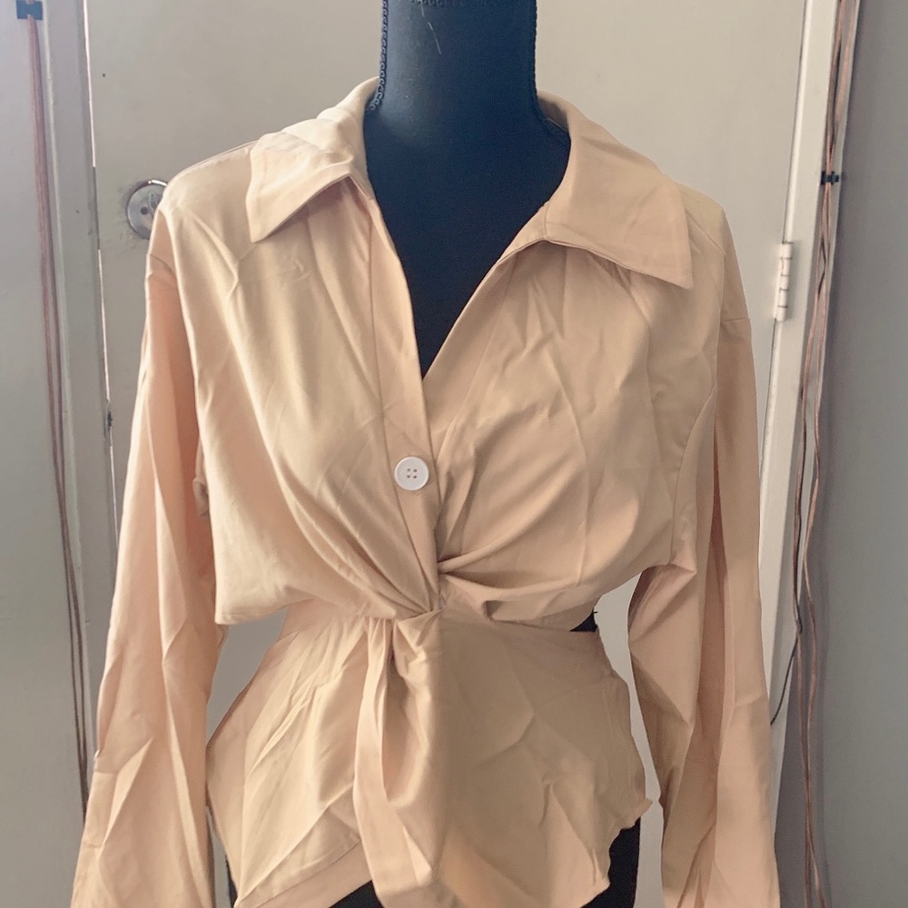 Long sleeved top.